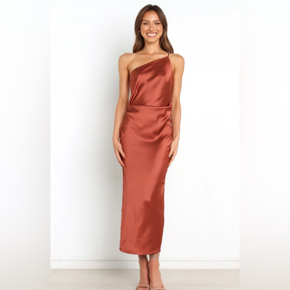 Petal & Pup One-Shoulder Satin Midi Dress in Rust